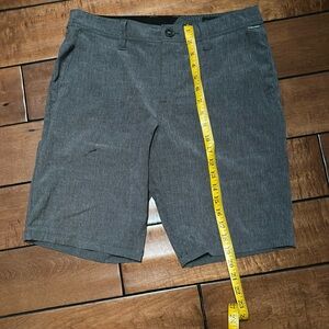 Volcom men’s Heather Gray short size 30